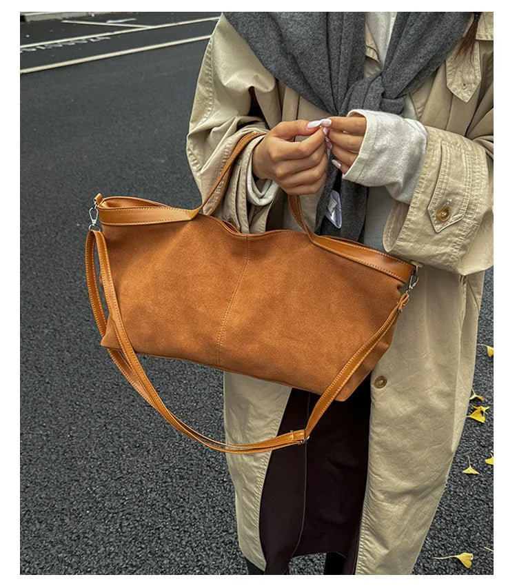 Sac Hobo Bandoulière en Daim Synthétique – Élégance & Confort | Sélène & Co