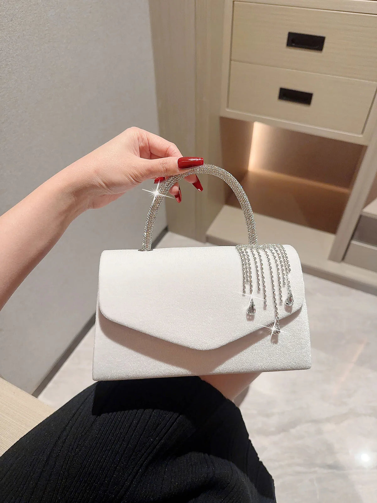 Pochette de Soirée en Velours Vintage | Minaudière à Chaîne Femme