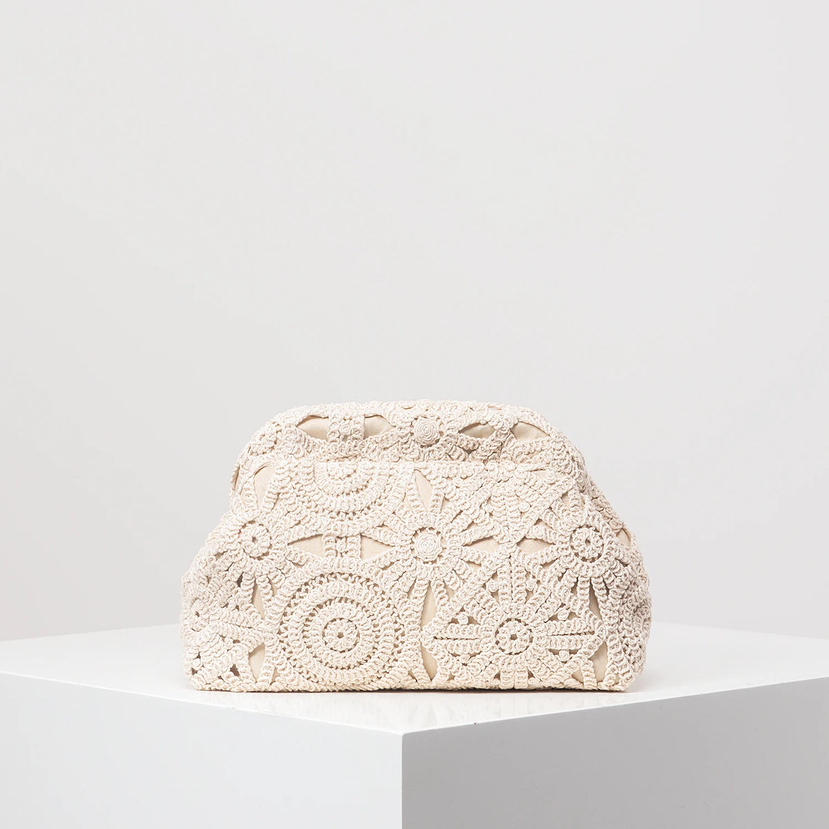 Pochette Bohème Florale – Motifs Uniques & Esprit Crochet | Sélène & Co