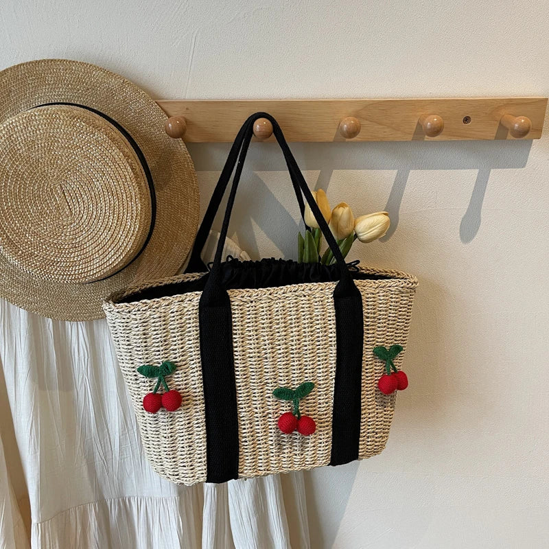 Grand Sac Tressé Motif Cerises – Esprit Estival | Sélène & Co
