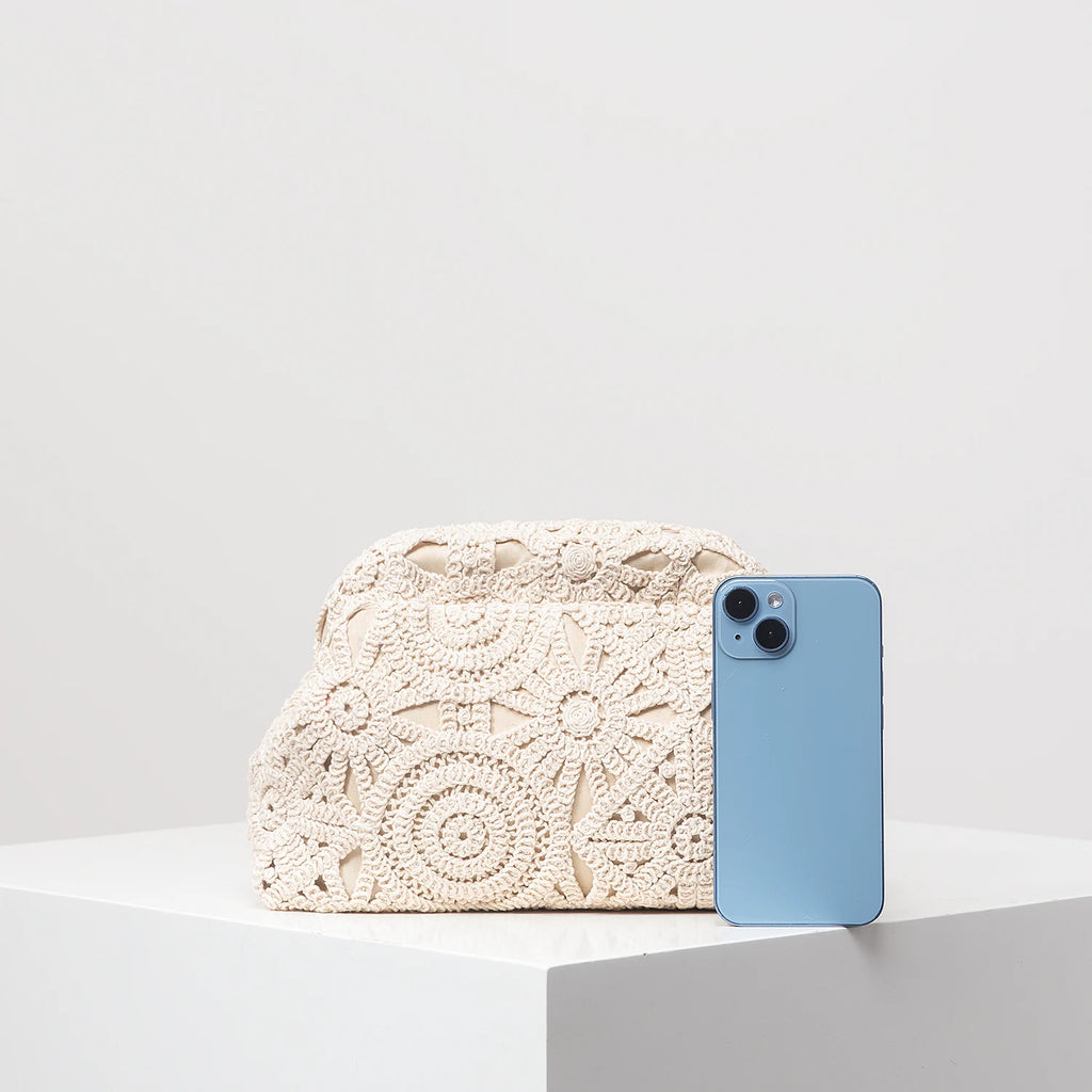 Pochette Bohème Florale – Motifs Uniques & Esprit Crochet | Sélène & Co