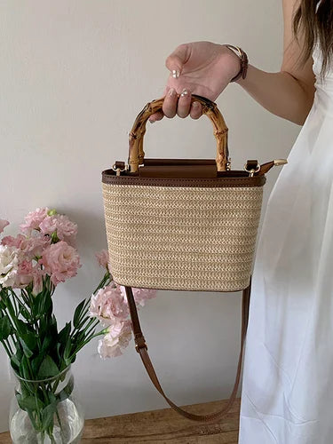 Sac Seau en Paille Tressée – Anse en Bois | Sélène & Co